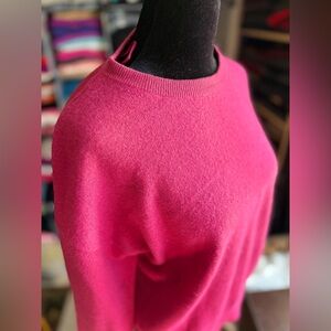 Tahari Fuchsia Crew Neck Cashmere Sweater, S